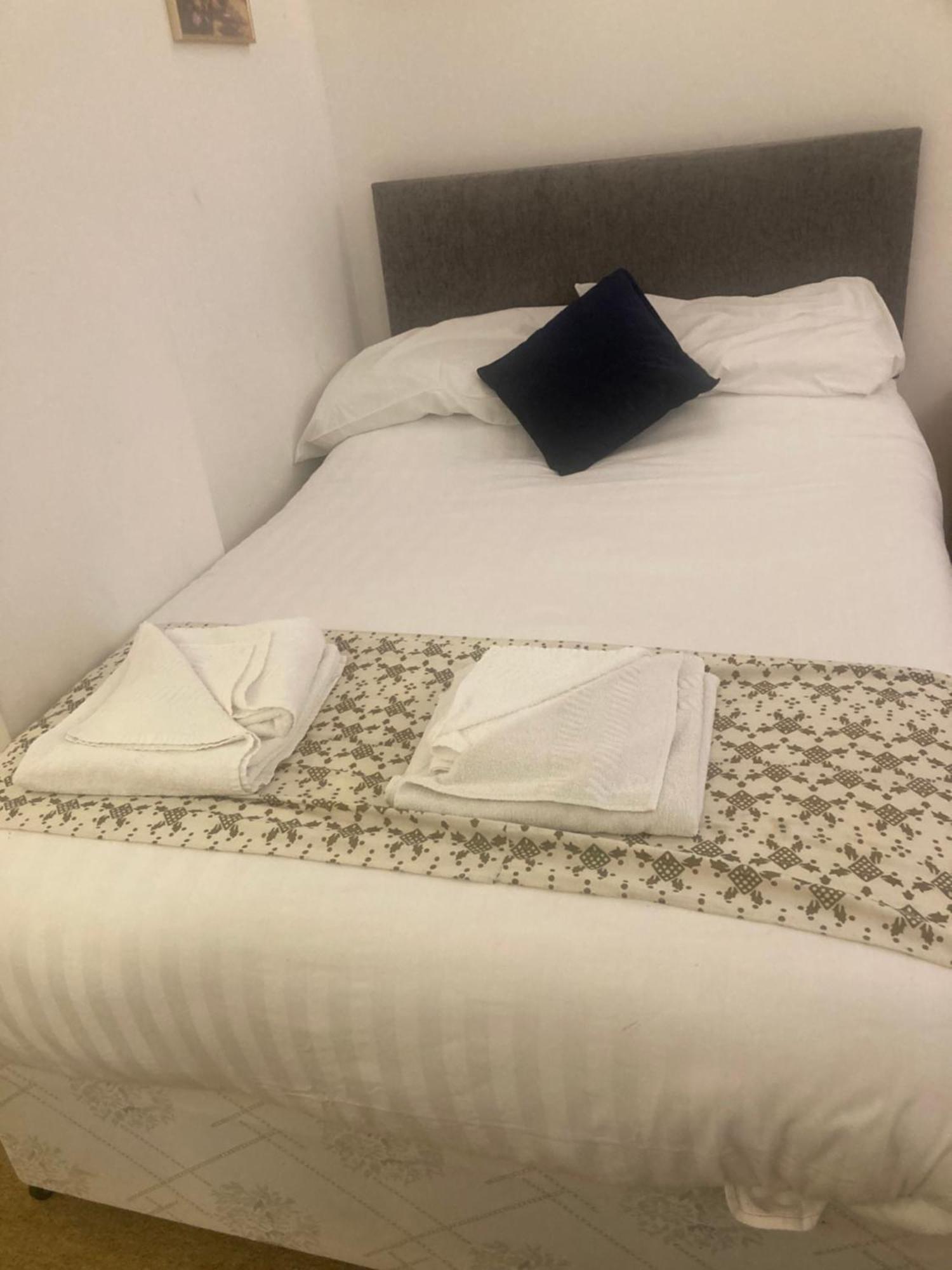 Abingdon Lodge Hotel Райд Экстерьер фото